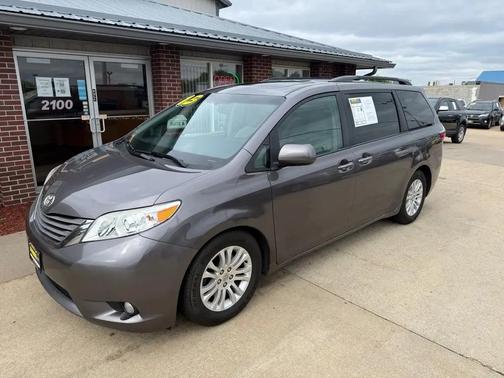 Predawn Gray Mica 2015 Toyota Sienna XLE
