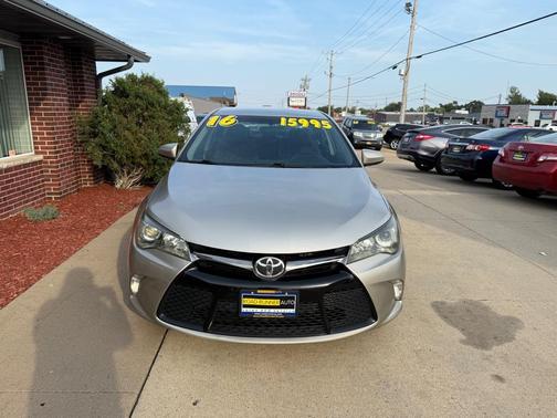 2016 Toyota Camry SE