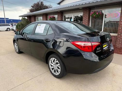 Black Sand Pearl 2017 Toyota Corolla LE