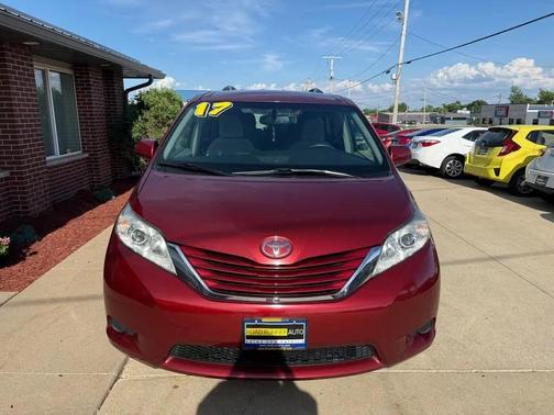 Salsa Red Pearl 2017 Toyota Sienna LE