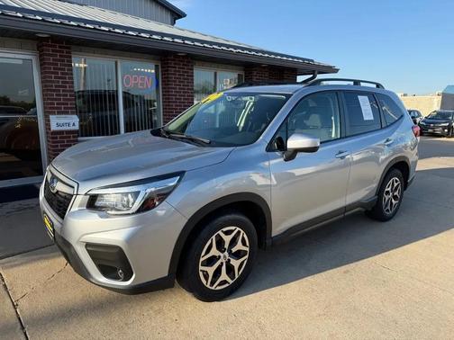 Ice Silver Metallic 2019 Subaru Forester Premium