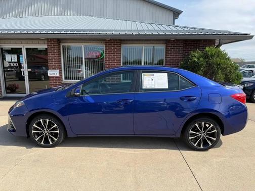 BLUE 2018 Toyota Corolla SE