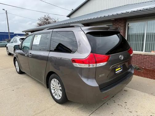 2012 Toyota Sienna XLE