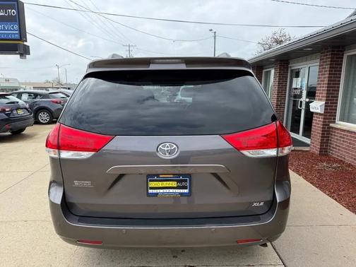 2012 Toyota Sienna XLE