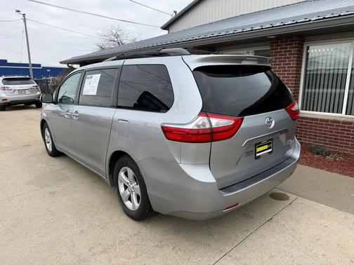 2015 Toyota Sienna LE