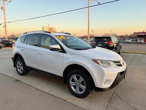 Super White 2014 Toyota RAV4 XLE