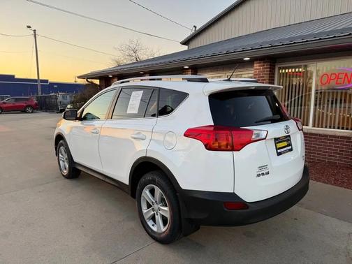 Super White 2014 Toyota RAV4 XLE