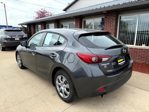 2016 Mazda Mazda3 i Sport