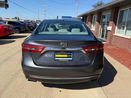 2016 Toyota Avalon XLE