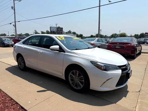 2017 Toyota Camry SE