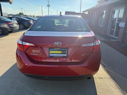 Barcelona Red Metallic 2016 Toyota Corolla LE Premium