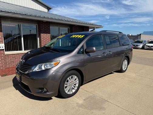 2012 Toyota Sienna XLE
