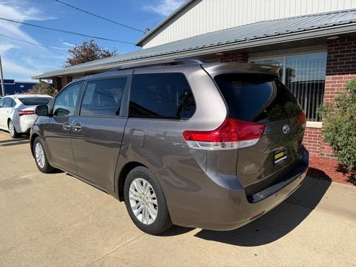 2012 Toyota Sienna XLE