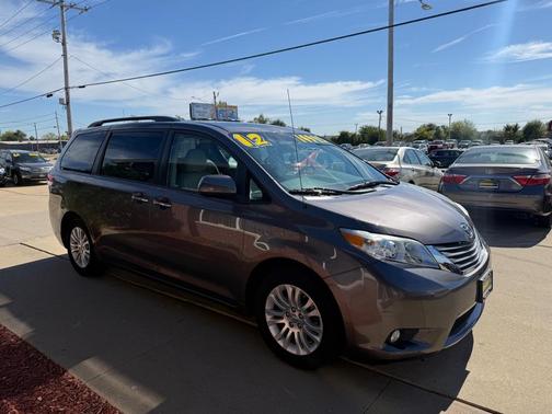 2012 Toyota Sienna XLE