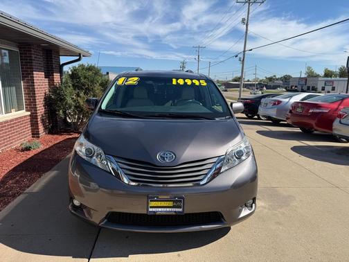 2012 Toyota Sienna XLE