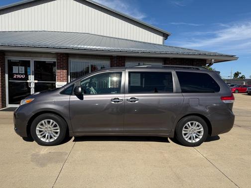2012 Toyota Sienna XLE