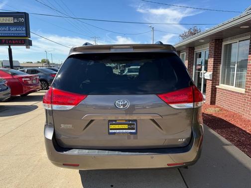 2012 Toyota Sienna XLE