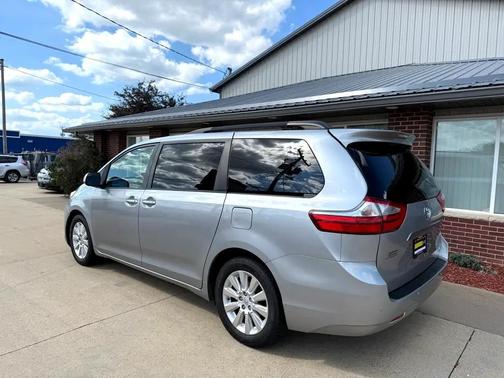 2015 Toyota Sienna XLE