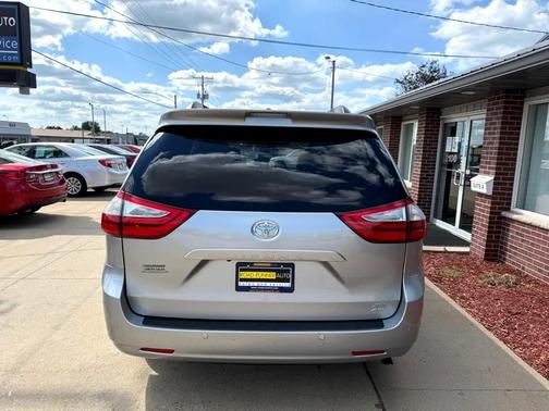 2015 Toyota Sienna XLE