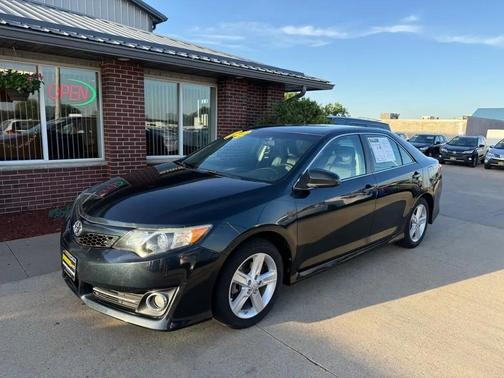 BLUE 2014 Toyota Camry SE