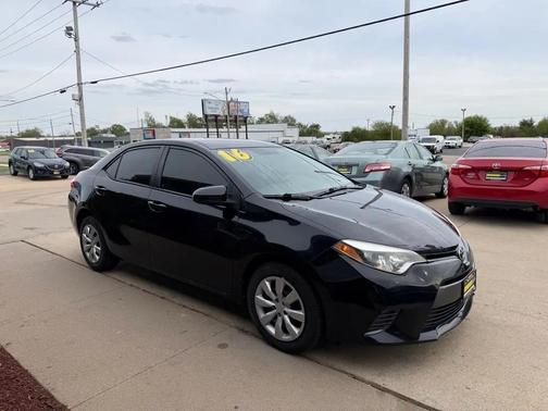 Black Sand Pearl 2016 Toyota Corolla LE
