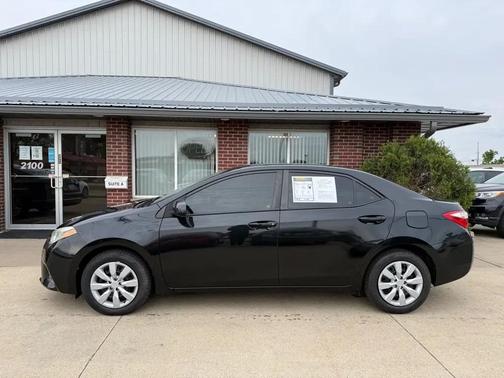 Black Sand Pearl 2016 Toyota Corolla LE