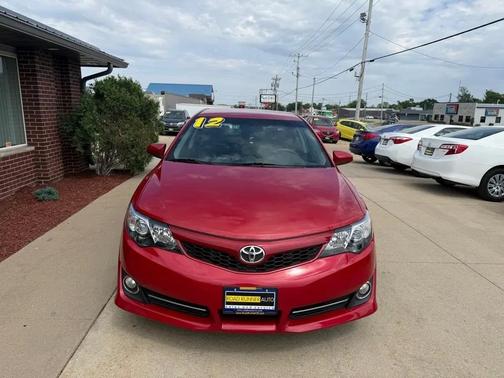Barcelona Red Metallic 2012 Toyota Camry SE