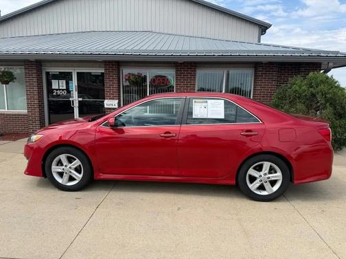 Barcelona Red Metallic 2012 Toyota Camry SE