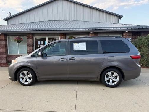 Predawn Gray Mica 2016 Toyota Sienna LE