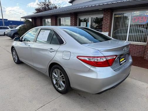 Celestial Silver Metallic 2016 Toyota Camry SE