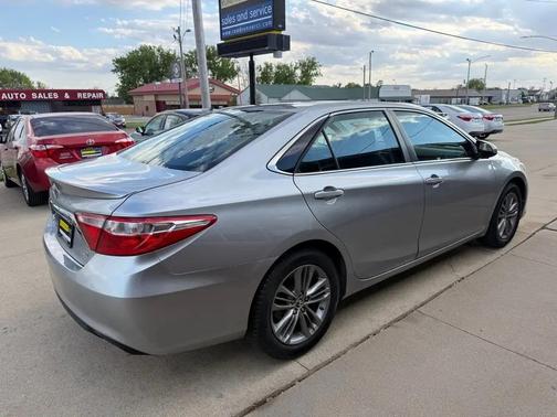 Celestial Silver Metallic 2016 Toyota Camry SE