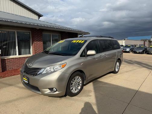 2015 Toyota Sienna XLE