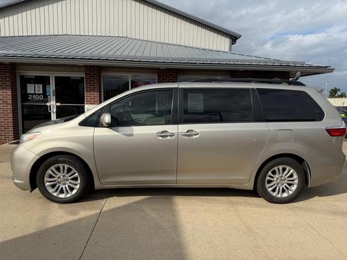 2015 Toyota Sienna XLE