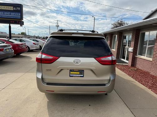 2015 Toyota Sienna XLE