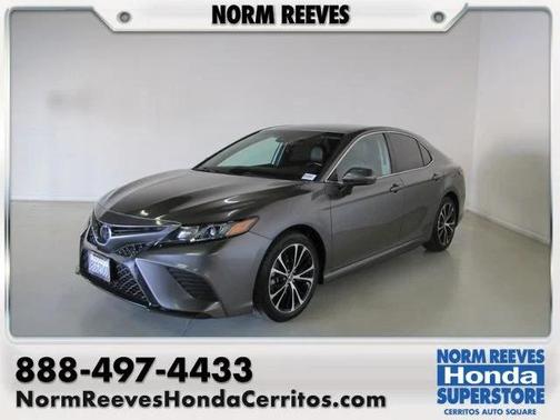 Gray 2018 Toyota Camry SE