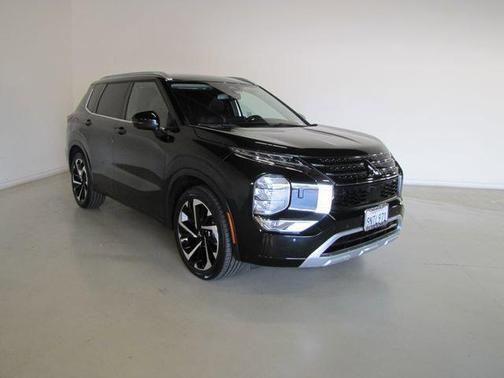 Black 2022 Mitsubishi Outlander SEL 2.5 S-AWC