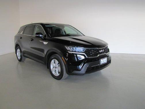 Black 2023 Kia Sorento LX