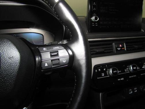 Silver 2024 Honda Pilot Elite