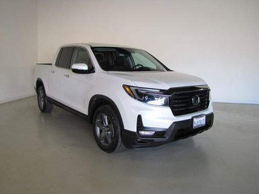 White 2023 Honda Ridgeline RTL-E