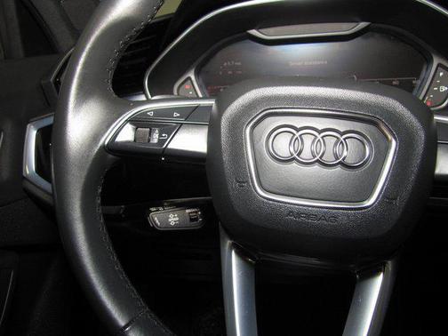 2020 Audi Q3 45 S line Prestige