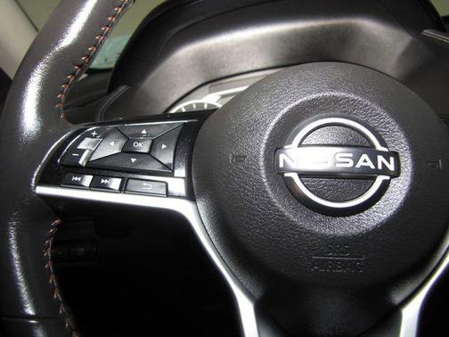 Black 2023 Nissan Altima SR FWD