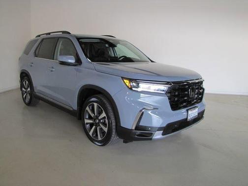 Gray 2023 Honda Pilot Touring 8-Passenger