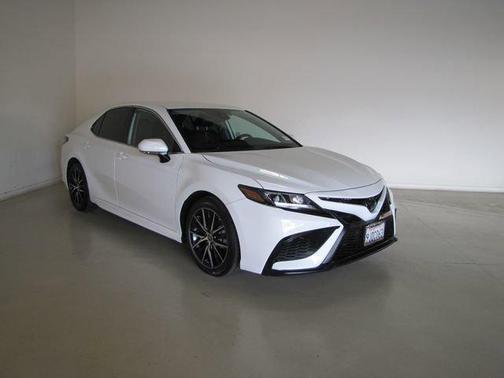 White 2024 Toyota Camry SE