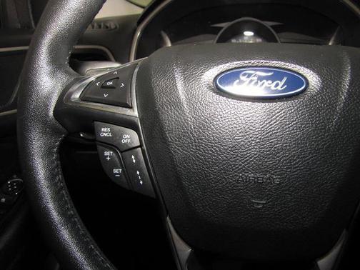 White 2018 Ford Edge SEL