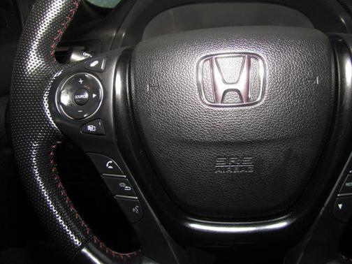 White 2023 Honda Ridgeline Black