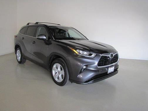 2020 Toyota Highlander LE