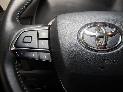 2020 Toyota Highlander LE