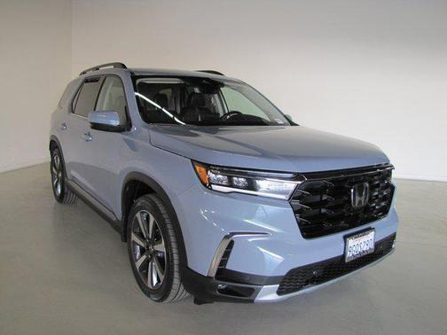 2023 Honda Pilot Touring 8-Passenger