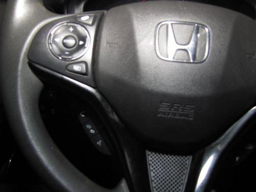 White 2022 Honda HR-V EX