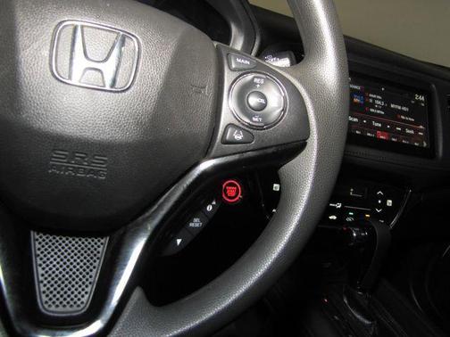 White 2022 Honda HR-V EX